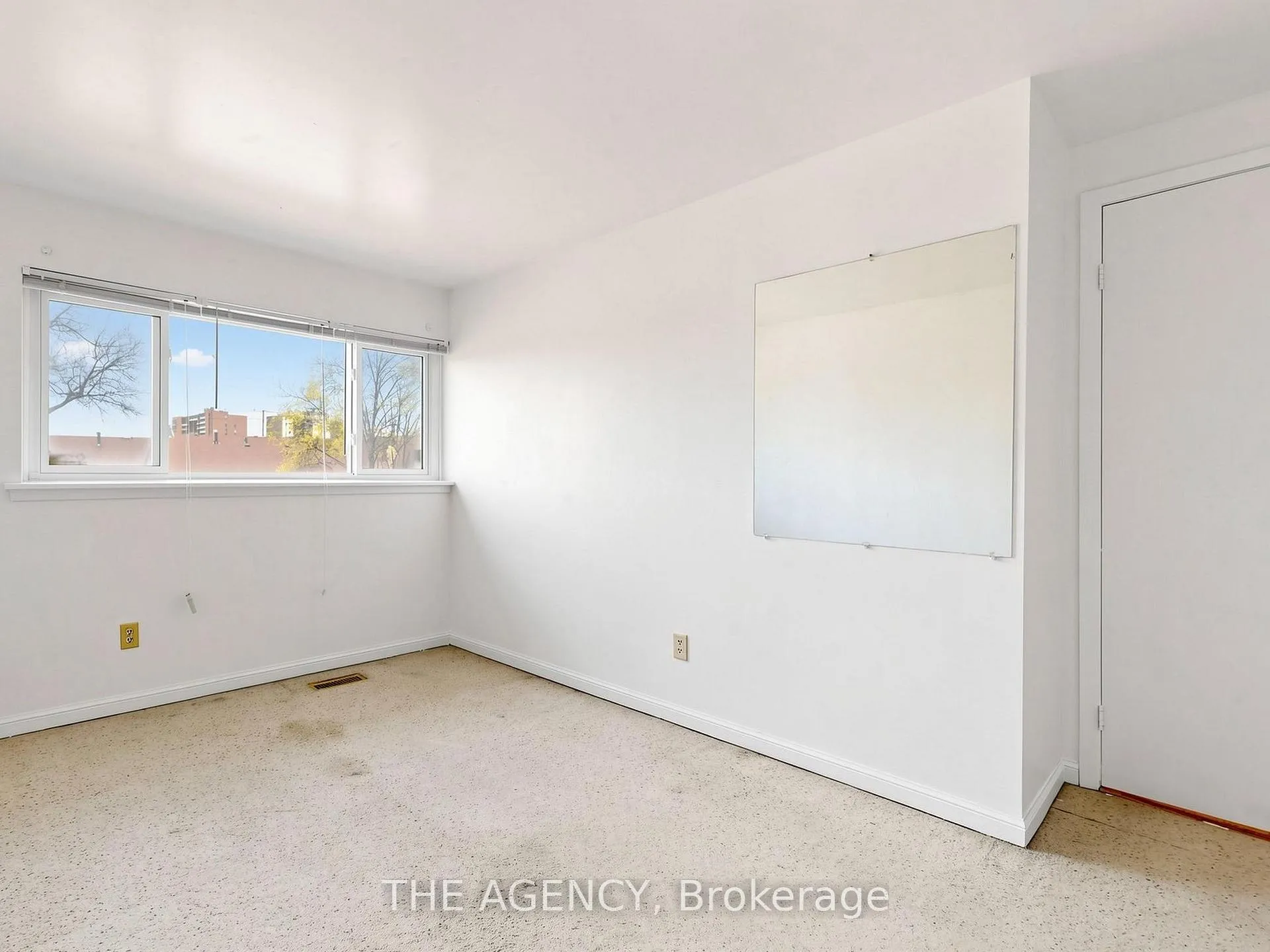 Photo 12 of Unit #33, 1559 Albion Road, Etobicoke, Mount Olive-Silverstone-Jamestown — HOMEH