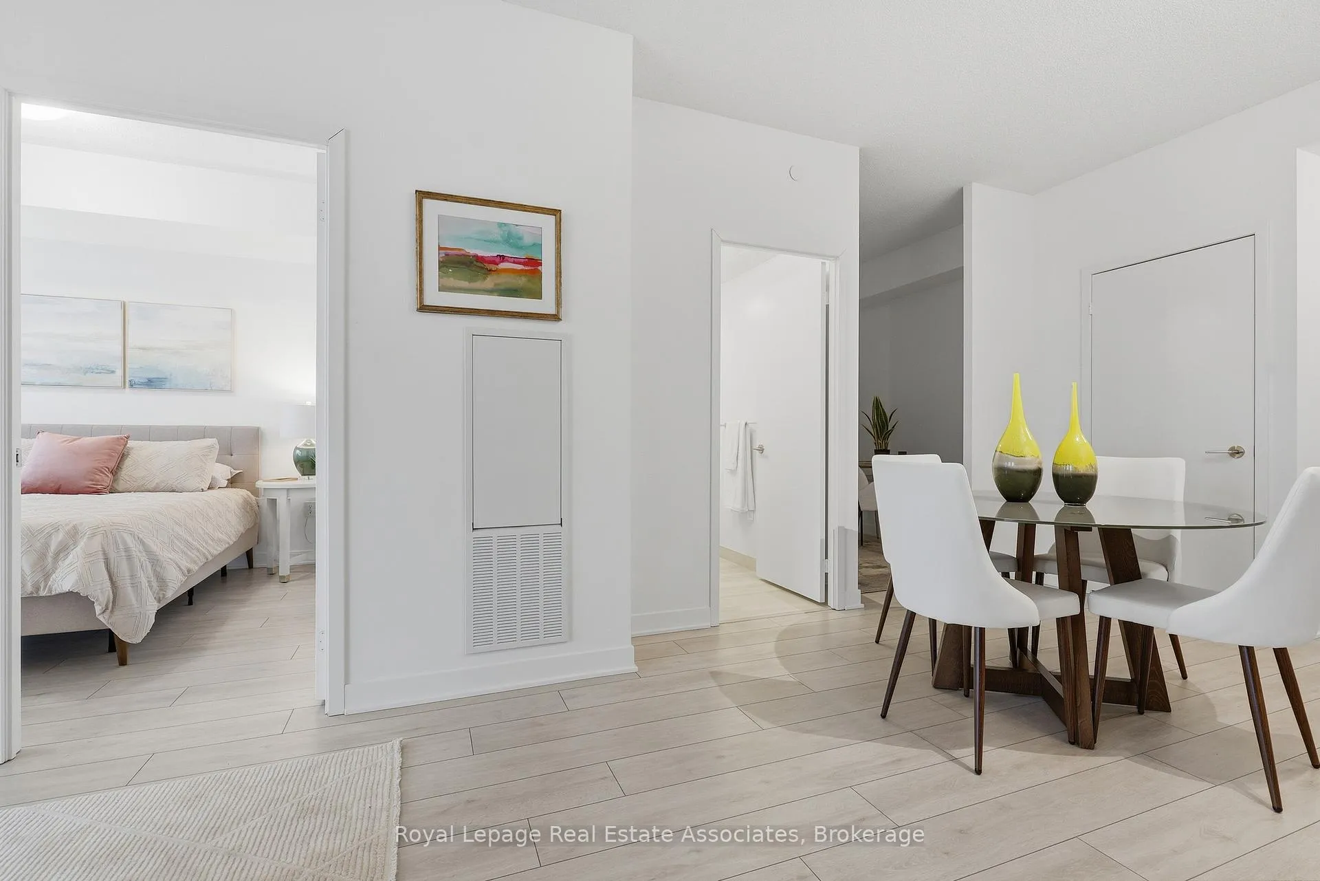 Photo 5 of 260 Malta Avenue, Brampton, Fletcher's Creek South — HOMEH