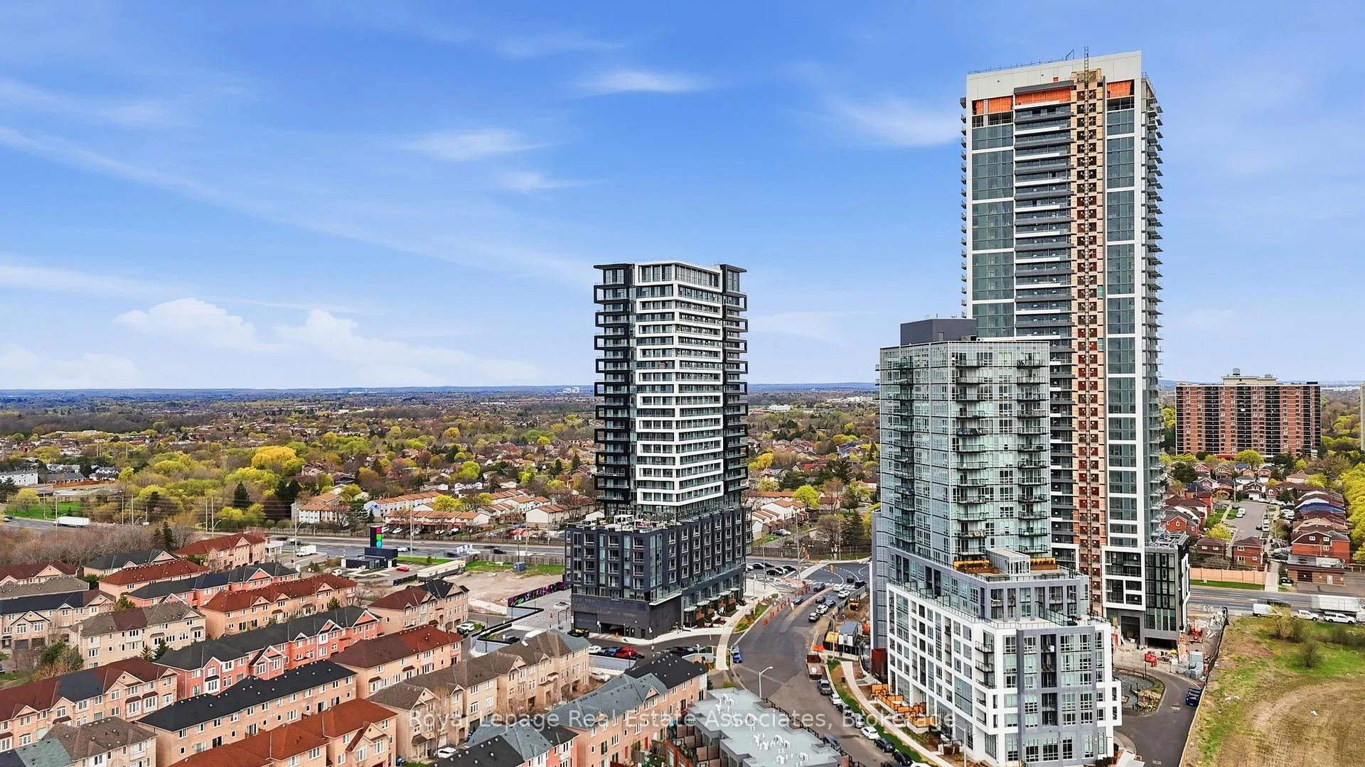 Photo 36 of 260 Malta Avenue, Brampton, Fletcher's Creek South — HOMEH