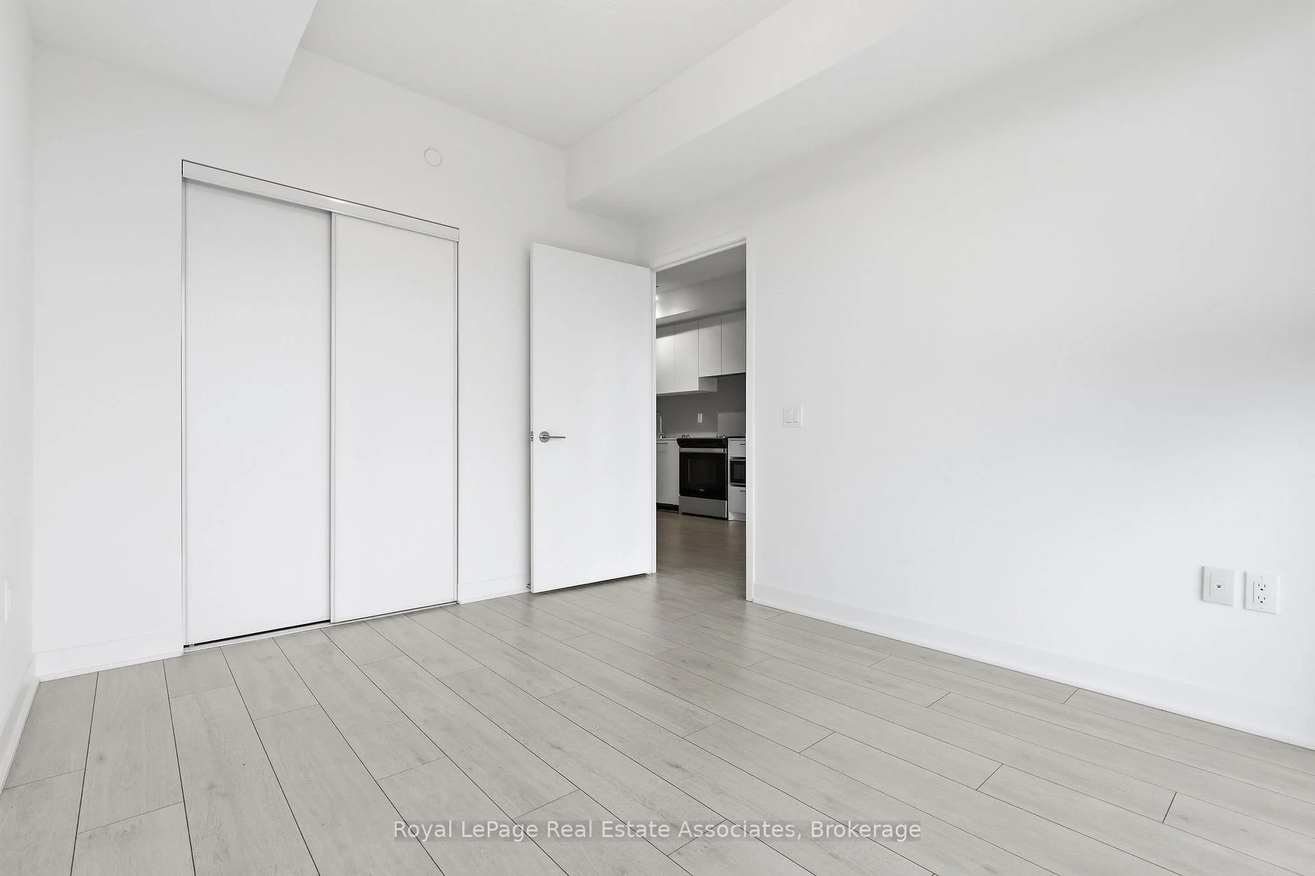 Photo 11 of 260 Malta Avenue, Brampton, Fletcher's Creek South — HOMEH