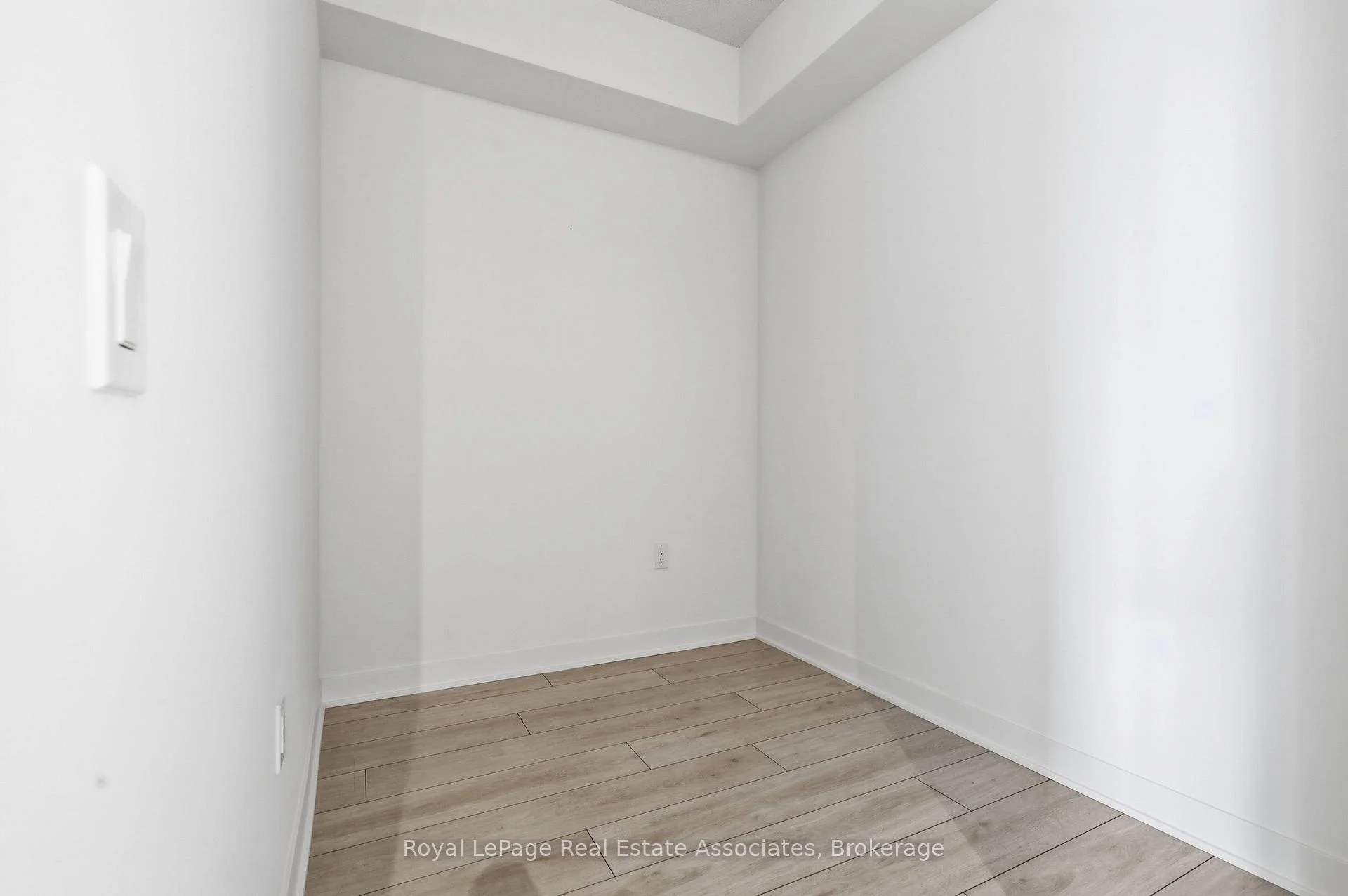Photo 20 of 260 Malta Avenue, Brampton, Fletcher's Creek South — HOMEH