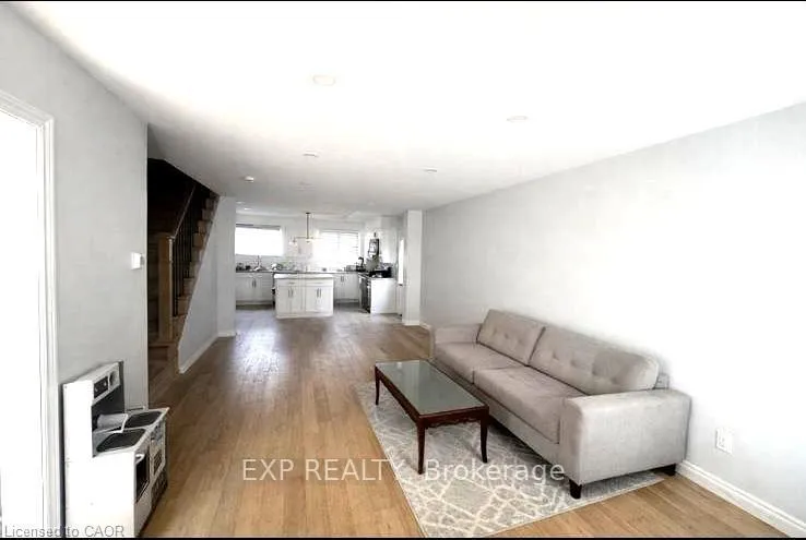 Photo 4 of 150 Overlea Drive, Kitchener — HOMEH