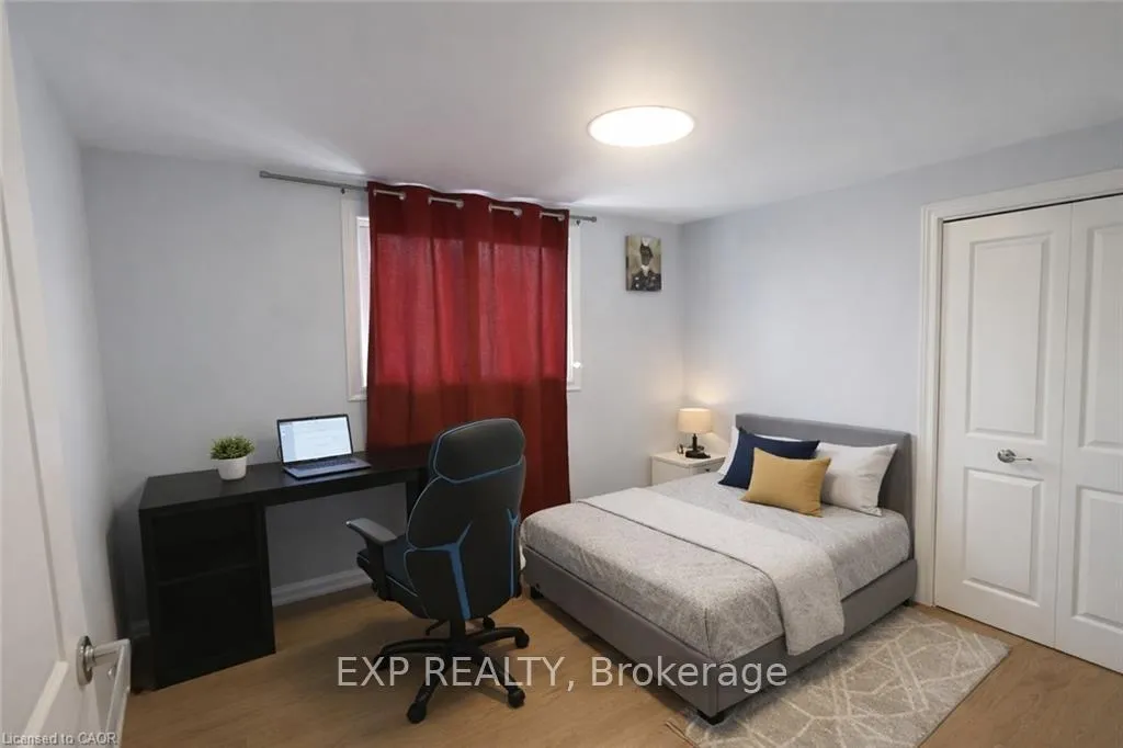 Photo 7 of 150 Overlea Drive, Kitchener — HOMEH