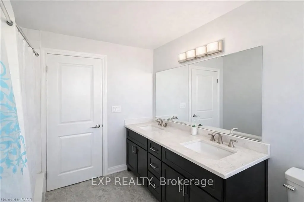 Photo 9 of 150 Overlea Drive, Kitchener — HOMEH