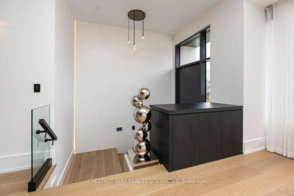 Photo 3 of 232 Snowdon Avenue, Toronto, Lawrence Park North — HOMEH