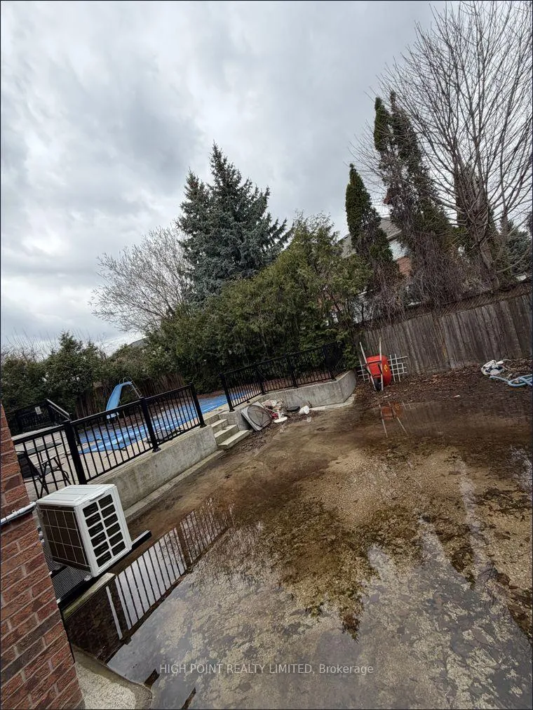 Photo 7 of 46 Ruscoe Crescent, Etobicoke, Willowridge-Martingrove-Richview — HOMEH