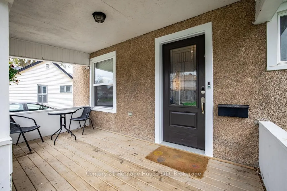 Photo 3 of 149 Bald Street, Welland, Broadway — HOMEH