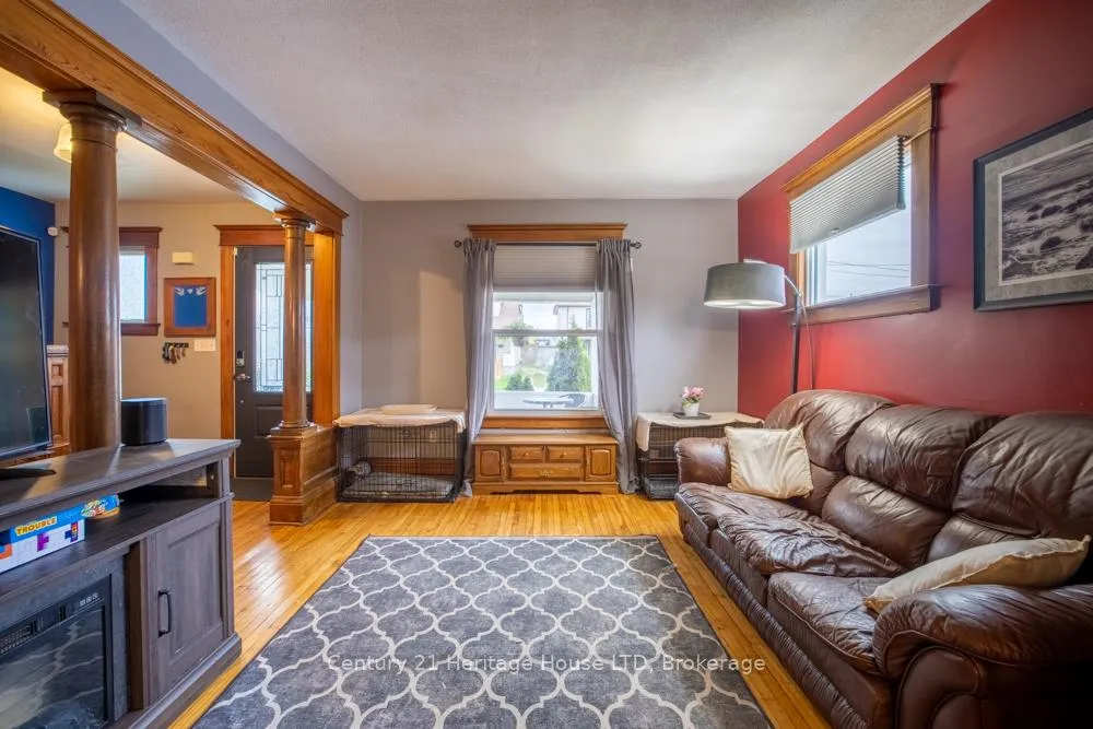 Photo 4 of 149 Bald Street, Welland, Broadway — HOMEH