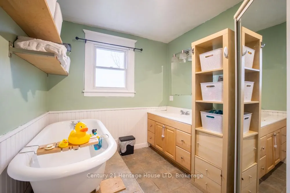 Photo 20 of 149 Bald Street, Welland, Broadway — HOMEH