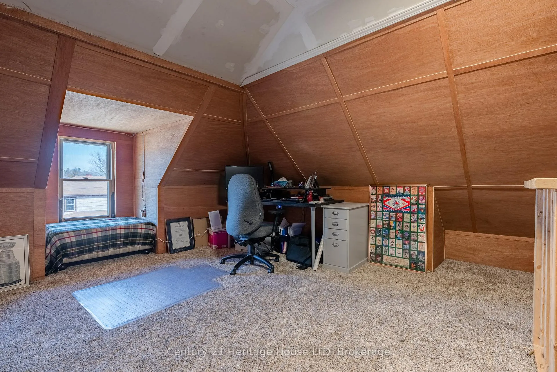 Photo 23 of 149 Bald Street, Welland, Broadway — HOMEH