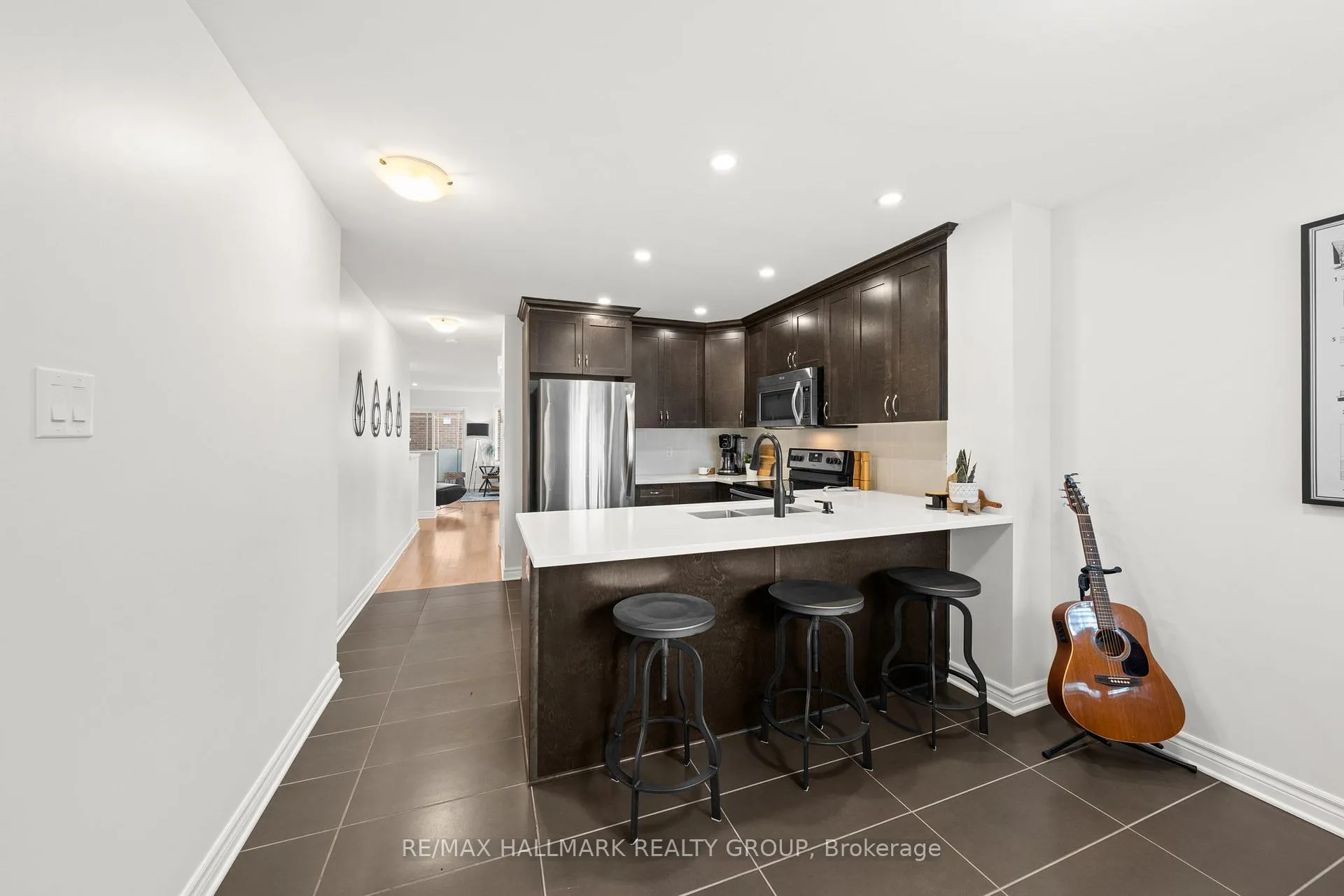 Photo 4 of 498 LeBoutillier Avenue, Ottawa, Carson Meadows — HOMEH