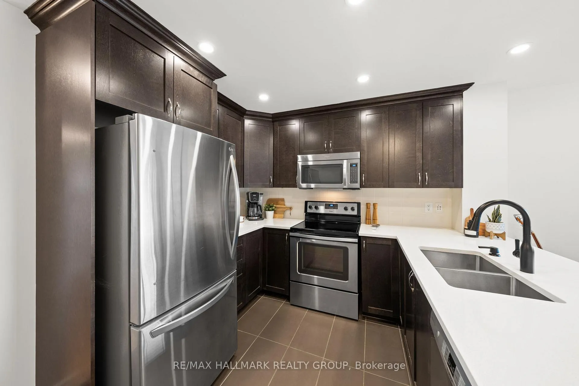 Photo 7 of 498 LeBoutillier Avenue, Ottawa, Carson Meadows — HOMEH