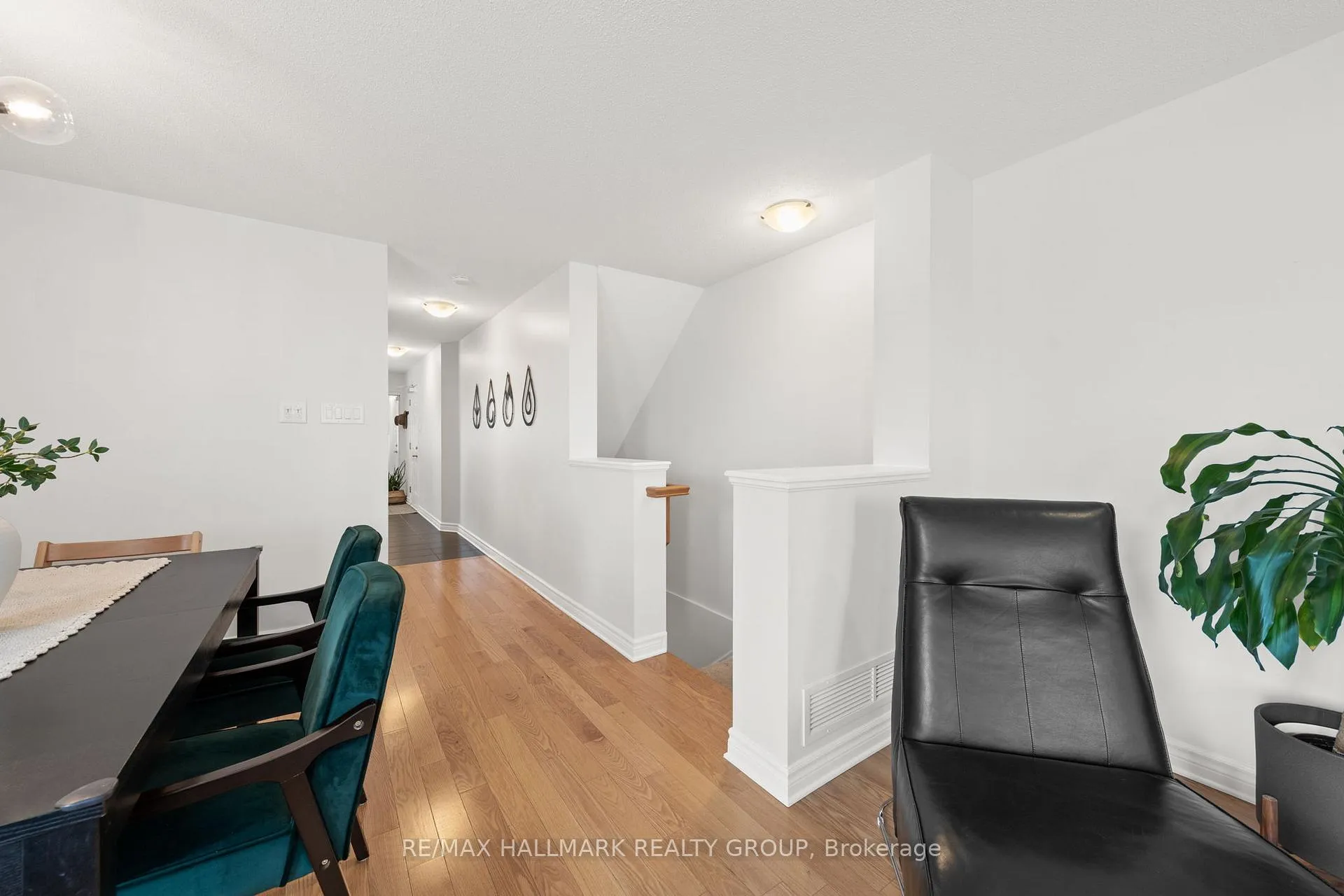 Photo 17 of 498 LeBoutillier Avenue, Ottawa, Carson Meadows — HOMEH