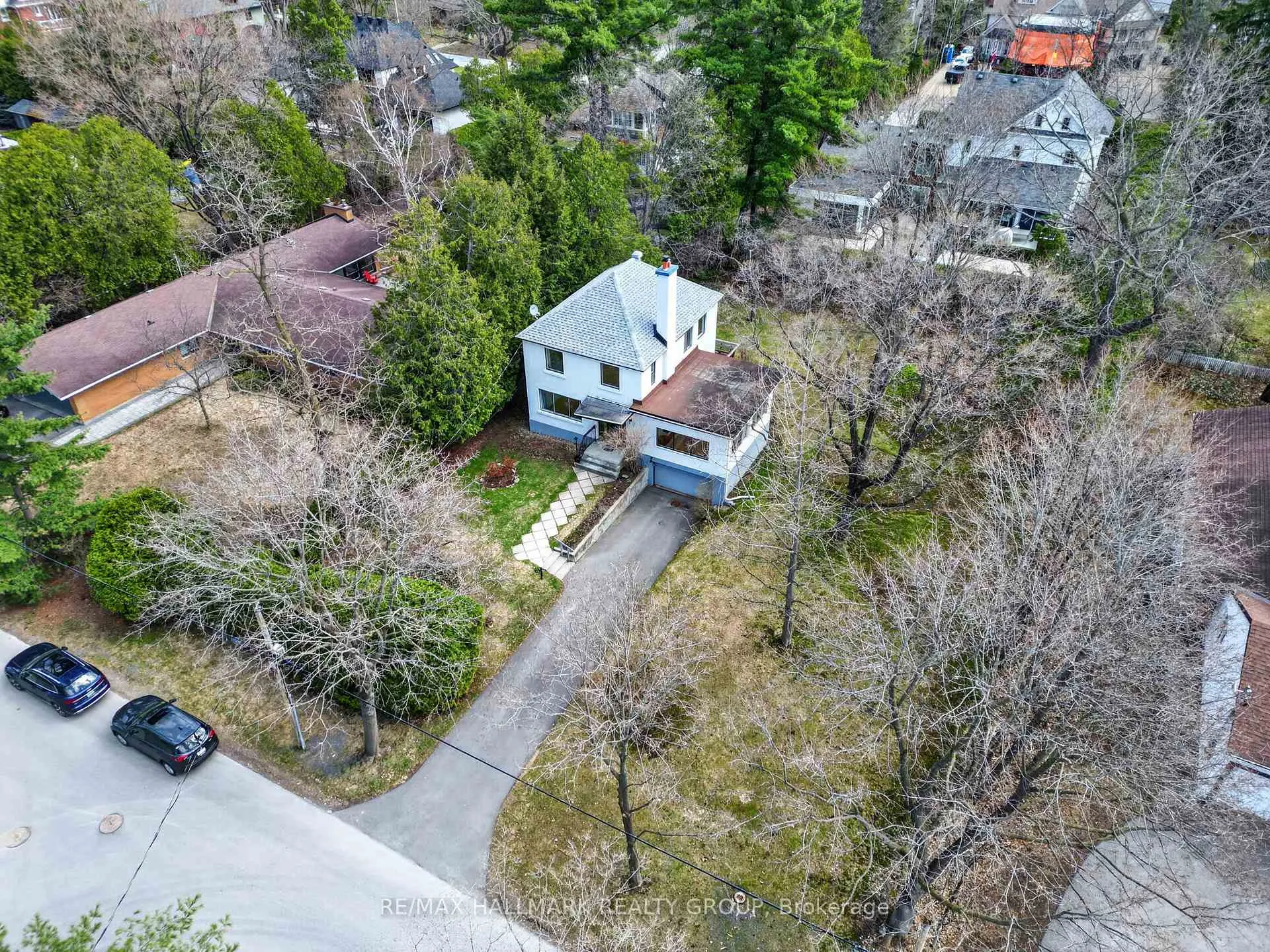 Photo 2 of 570 Minto Place, Ottawa, Rockcliffe — HOMEH