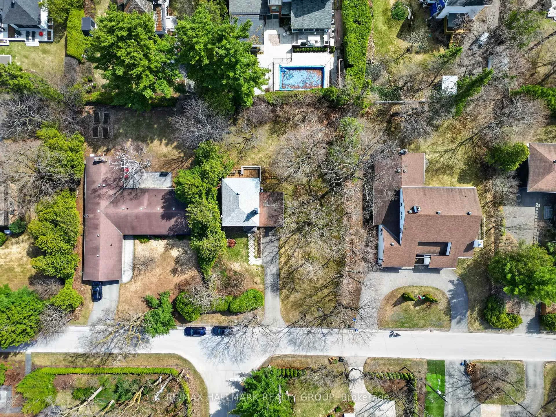 Photo 3 of 570 Minto Place, Ottawa, Rockcliffe — HOMEH