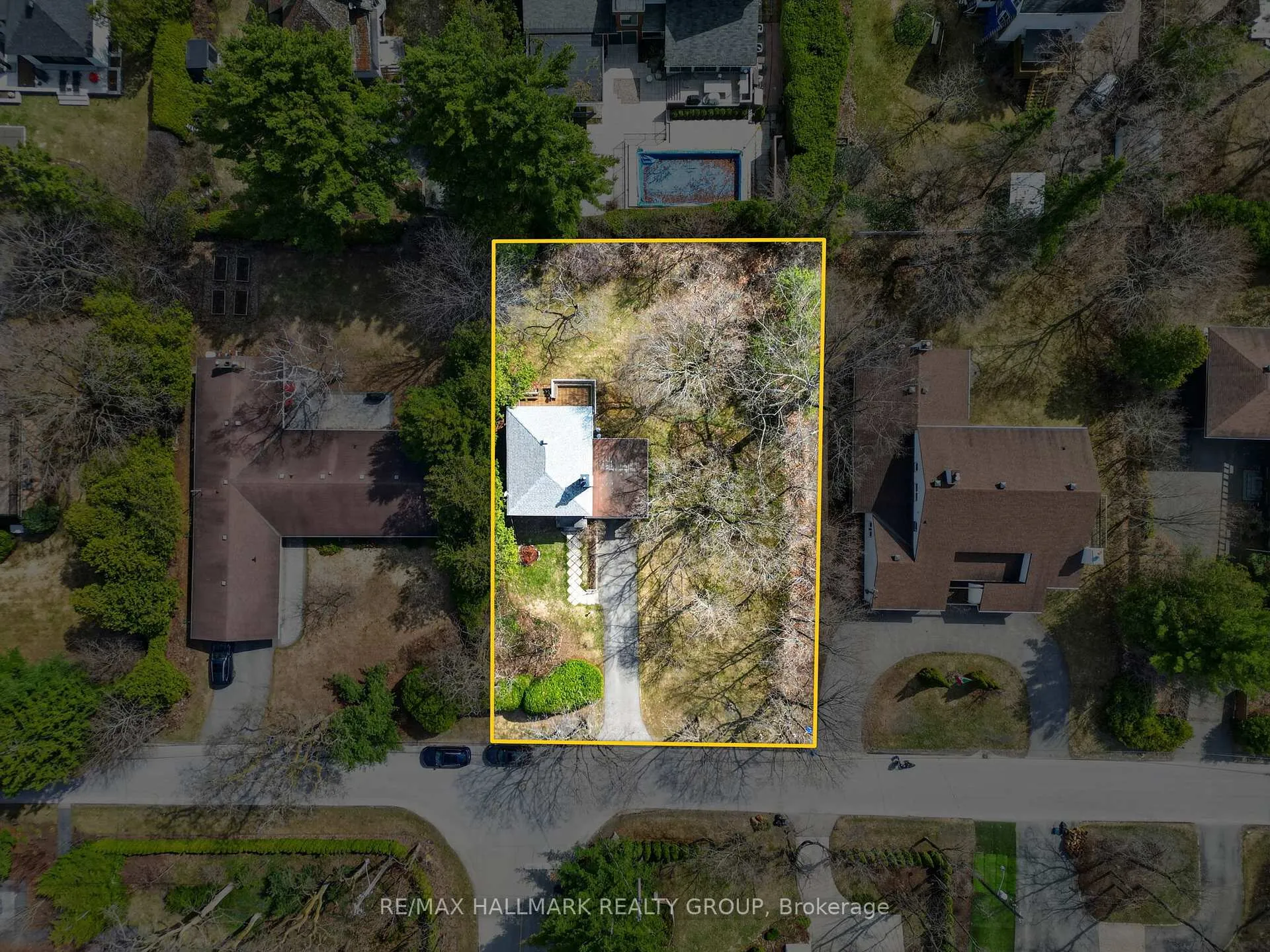 Photo 4 of 570 Minto Place, Ottawa, Rockcliffe — HOMEH