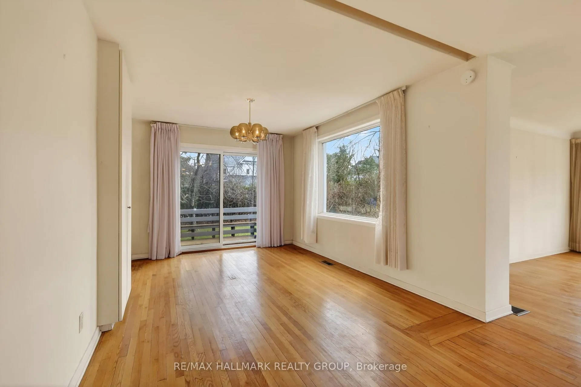 Photo 16 of 570 Minto Place, Ottawa, Rockcliffe — HOMEH
