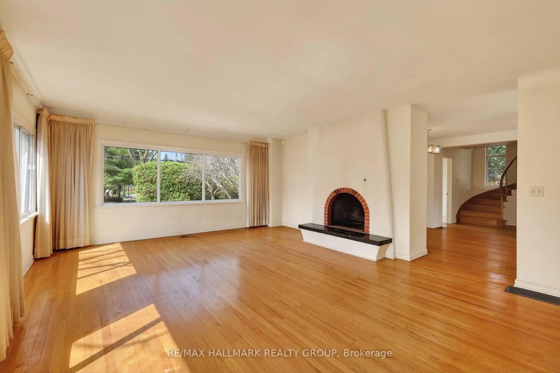 Photo 21 of 570 Minto Place, Ottawa, Rockcliffe — HOMEH