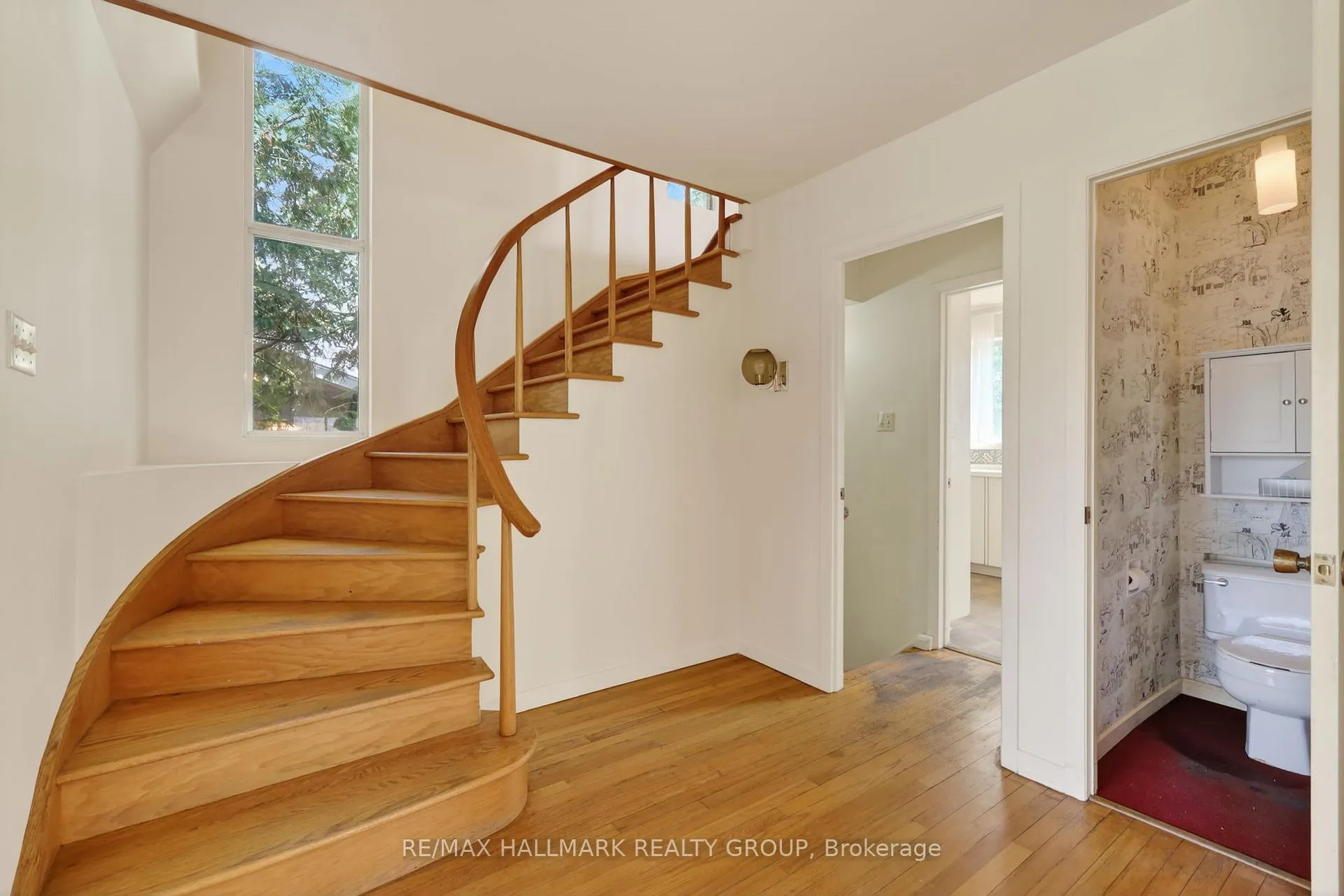 Photo 32 of 570 Minto Place, Ottawa, Rockcliffe — HOMEH