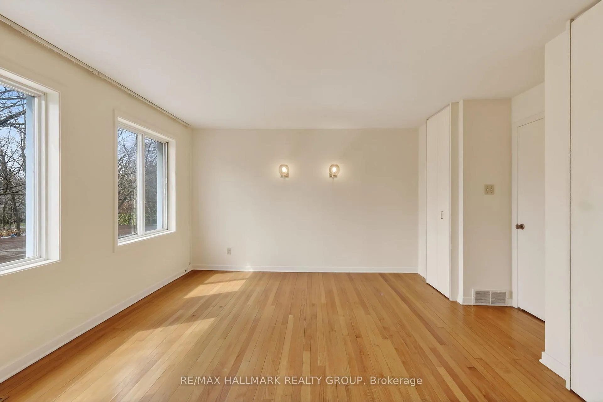 Photo 37 of 570 Minto Place, Ottawa, Rockcliffe — HOMEH