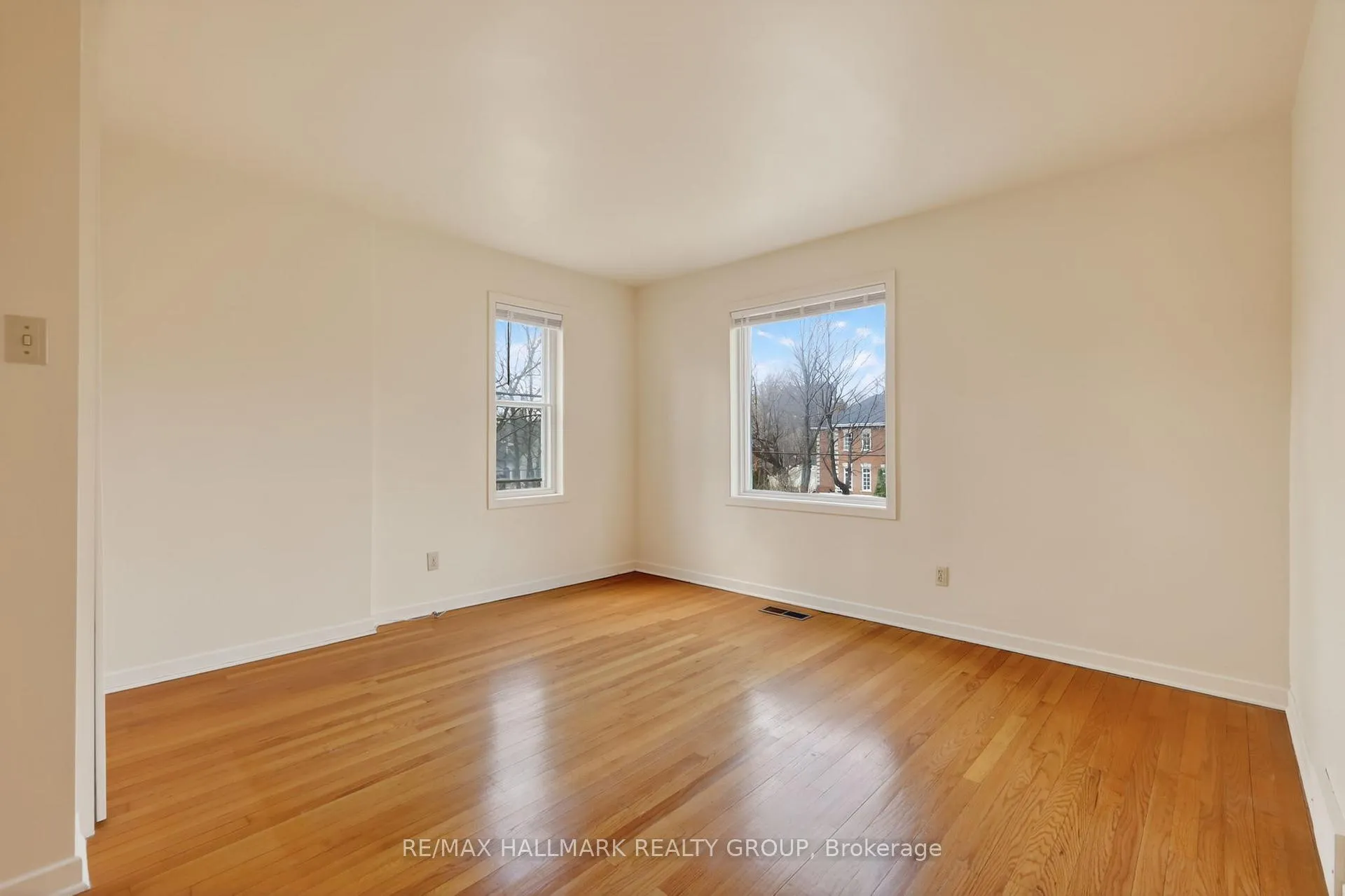 Photo 39 of 570 Minto Place, Ottawa, Rockcliffe — HOMEH