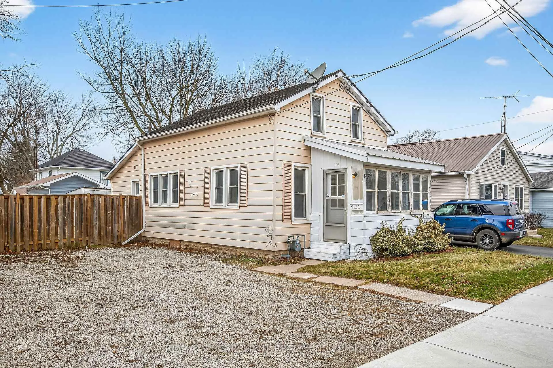 Photo 2 of 422 Griffith Avenue, Haldimand, Dunnville — HOMEH