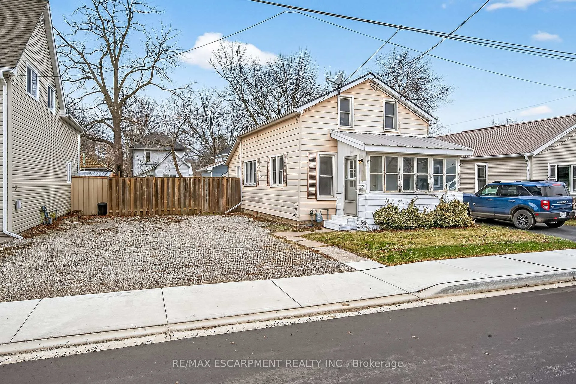 Photo 5 of 422 Griffith Avenue, Haldimand, Dunnville — HOMEH