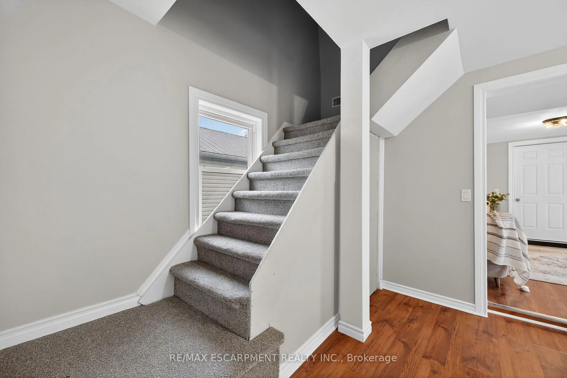 Photo 25 of 422 Griffith Avenue, Haldimand, Dunnville — HOMEH