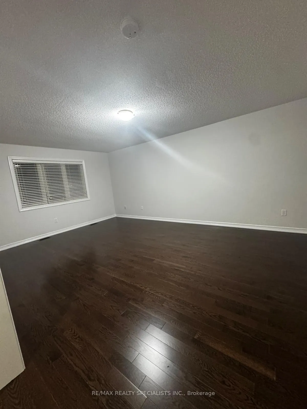 Photo 16 of 46 Valley Drive, Brampton, Snelgrove — HOMEH