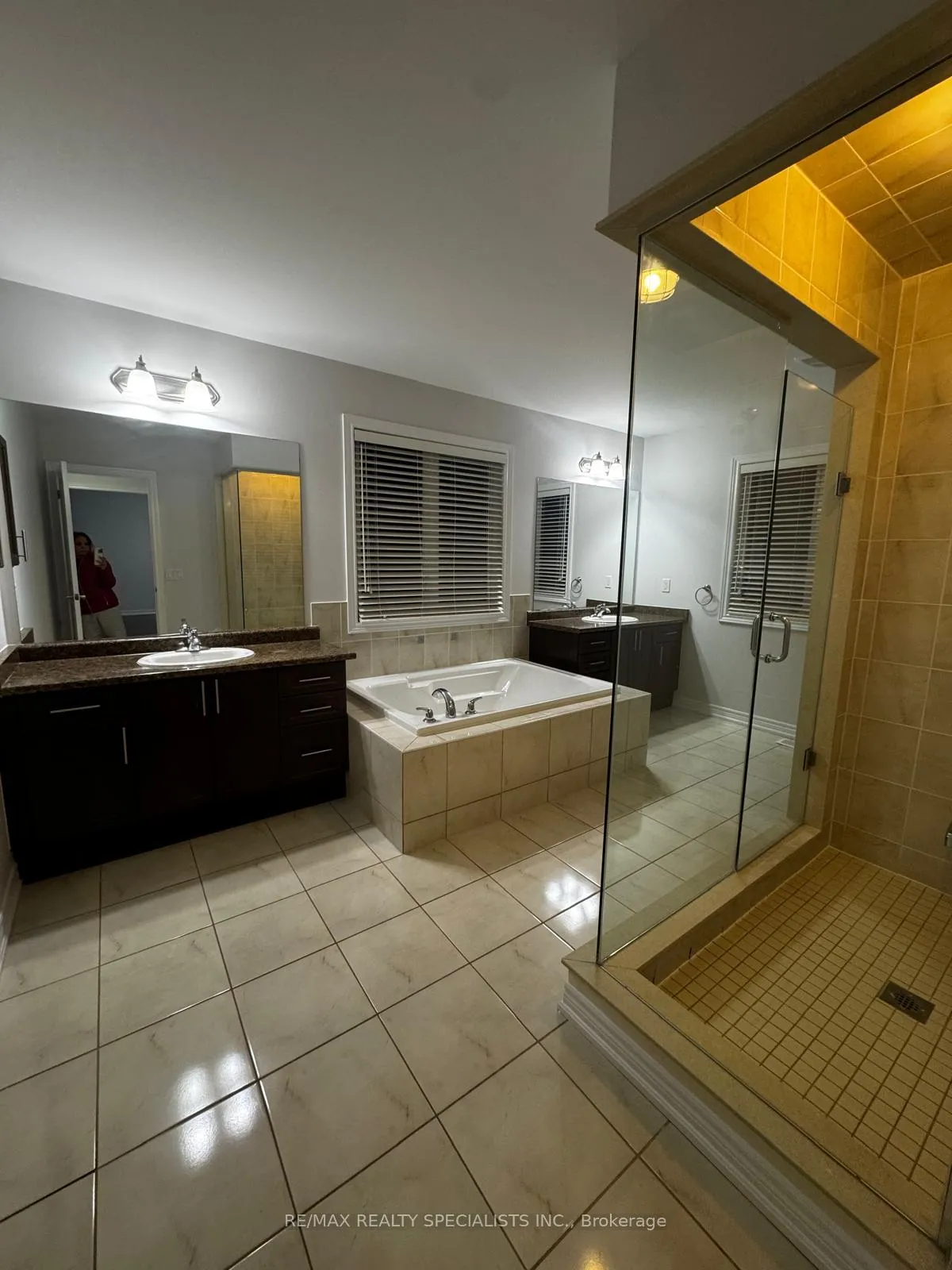 Photo 18 of 46 Valley Drive, Brampton, Snelgrove — HOMEH
