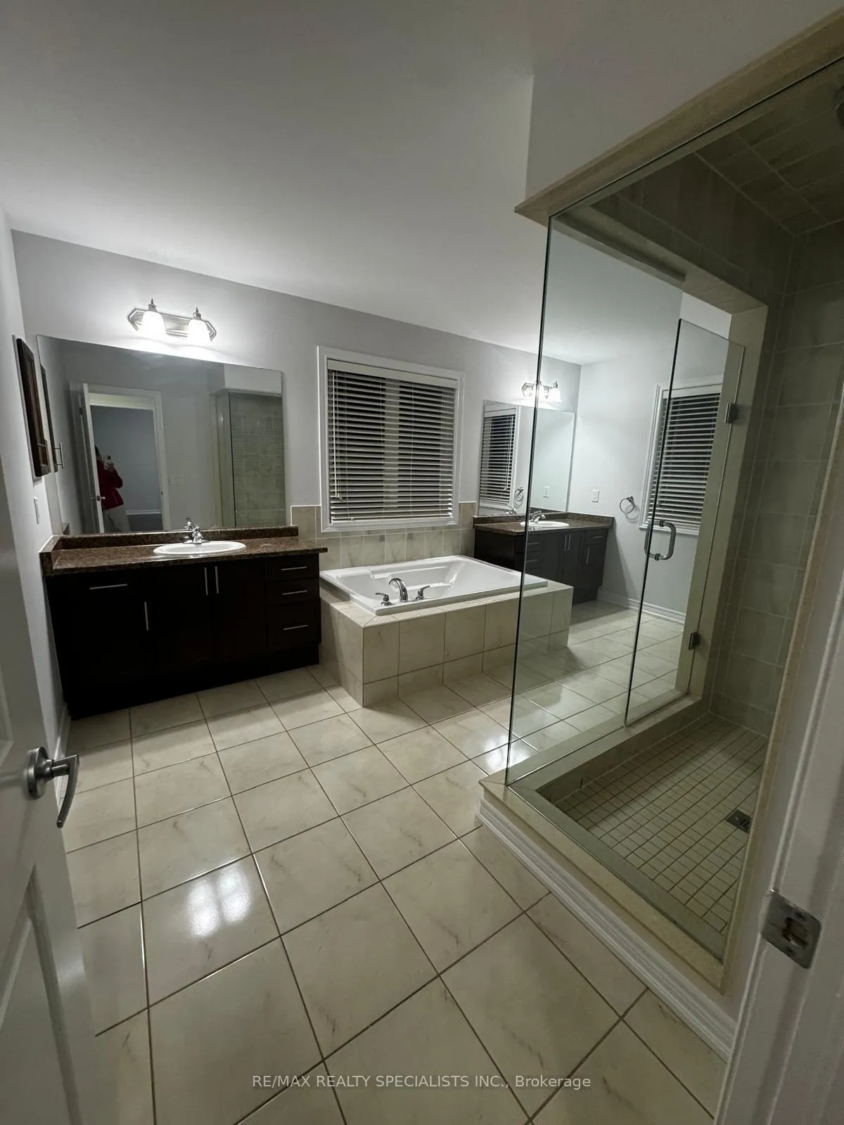 Photo 19 of 46 Valley Drive, Brampton, Snelgrove — HOMEH
