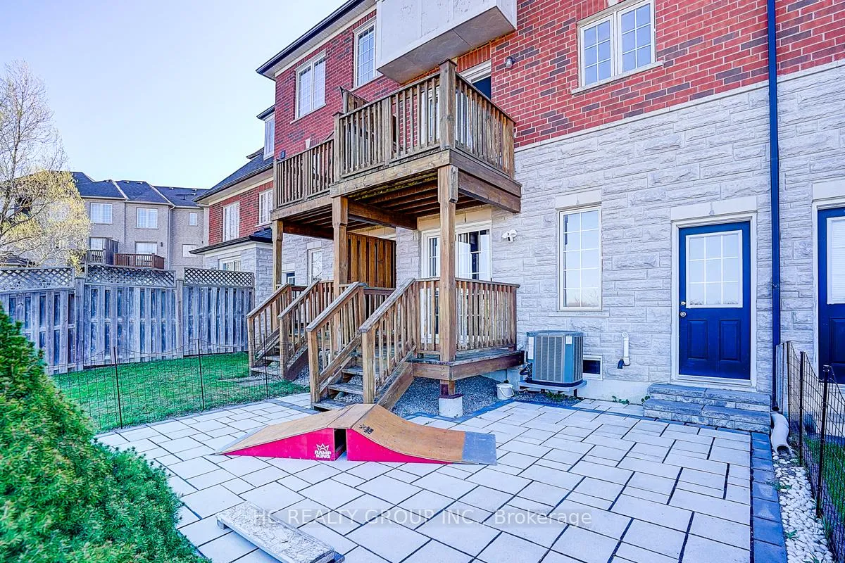 Photo 1 of 20 Prince Charles Way, Markham, Berczy — HOMEH
