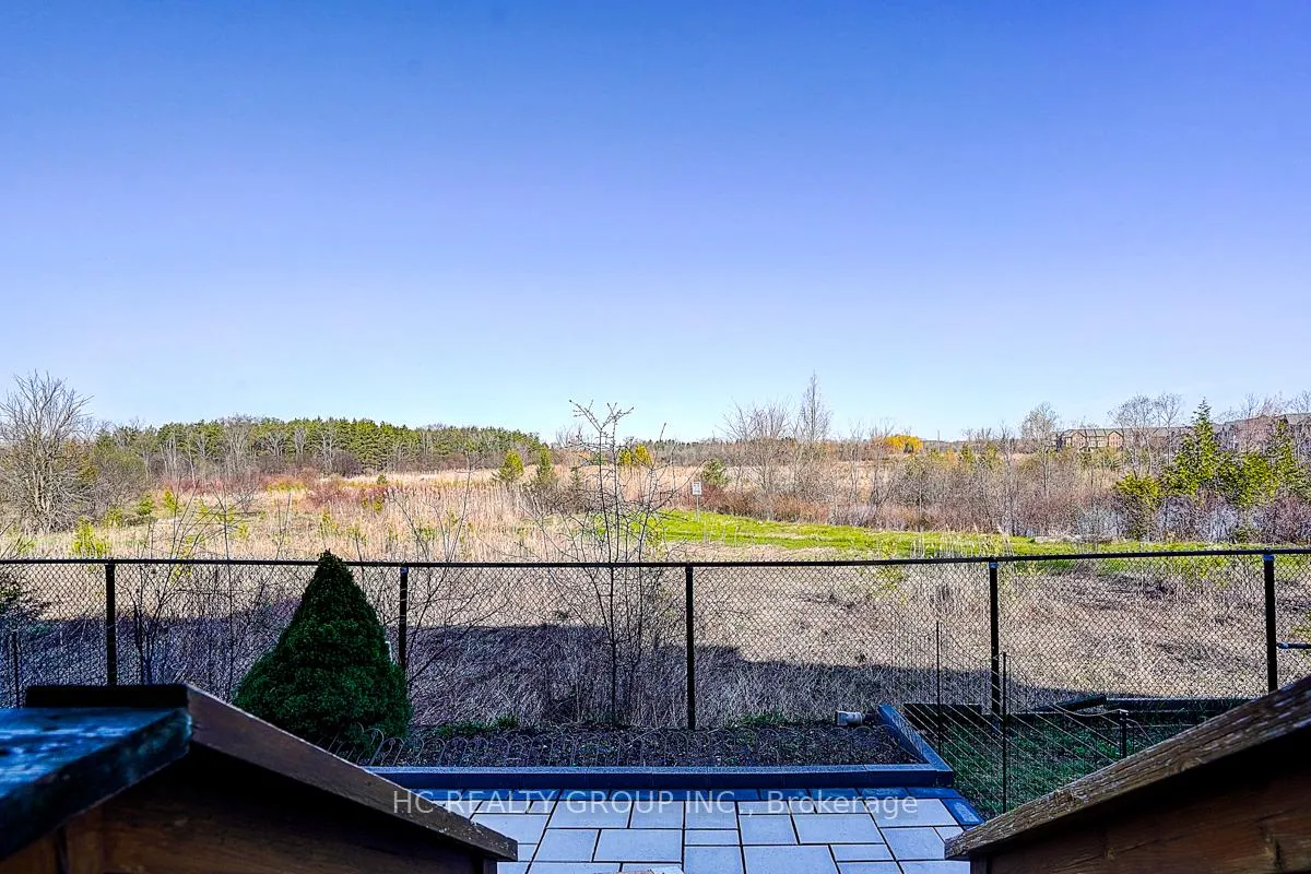 Photo 5 of 20 Prince Charles Way, Markham, Berczy — HOMEH
