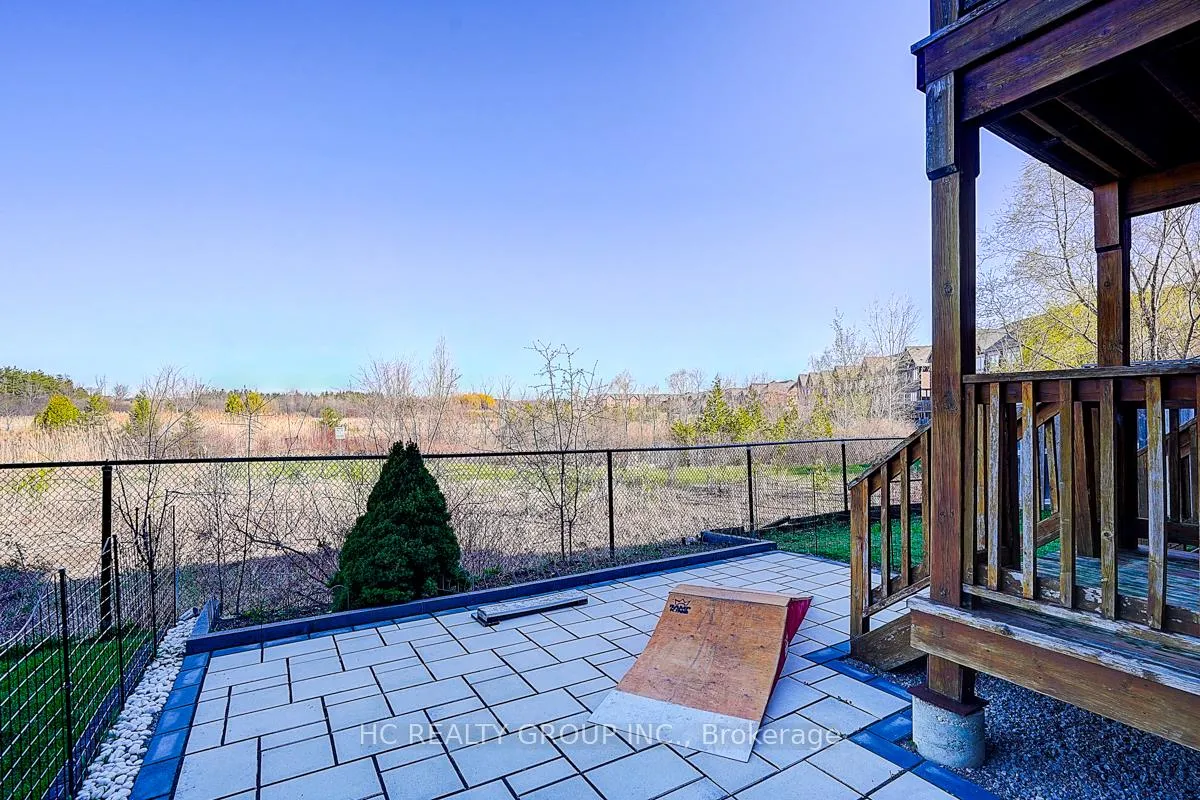 Photo 6 of 20 Prince Charles Way, Markham, Berczy — HOMEH