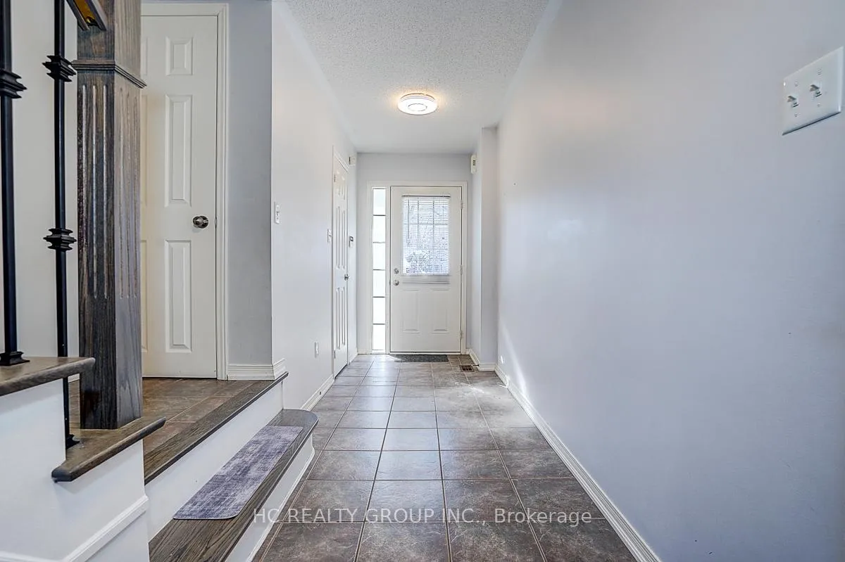 Photo 8 of 20 Prince Charles Way, Markham, Berczy — HOMEH