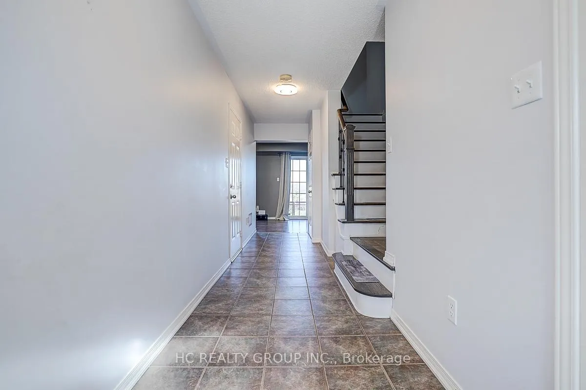 Photo 9 of 20 Prince Charles Way, Markham, Berczy — HOMEH
