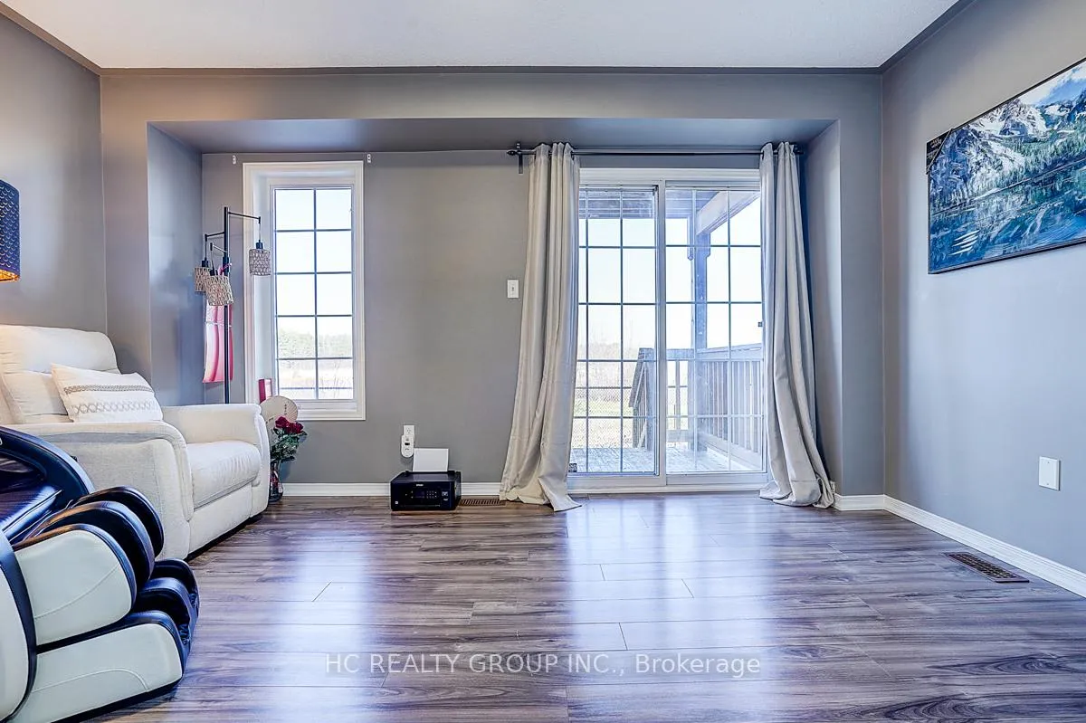 Photo 12 of 20 Prince Charles Way, Markham, Berczy — HOMEH