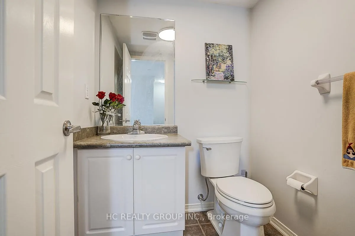 Photo 14 of 20 Prince Charles Way, Markham, Berczy — HOMEH