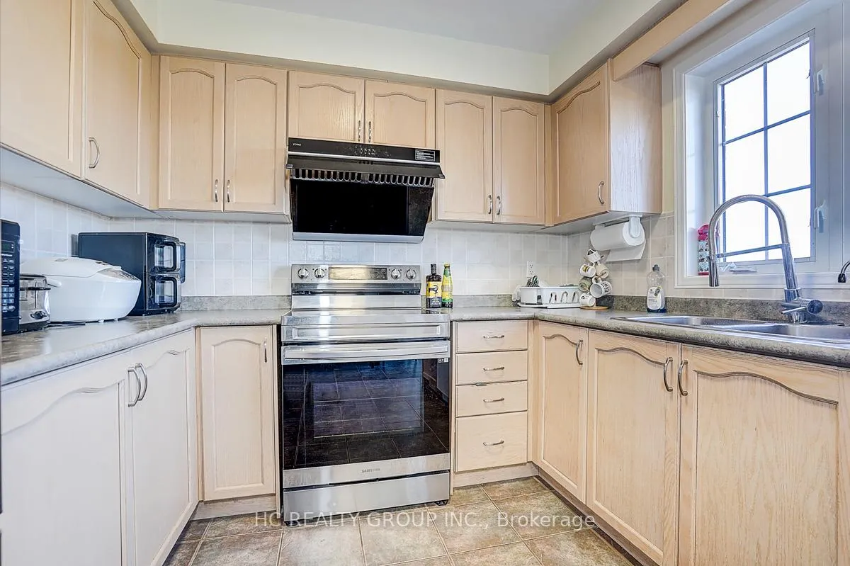 Photo 26 of 20 Prince Charles Way, Markham, Berczy — HOMEH