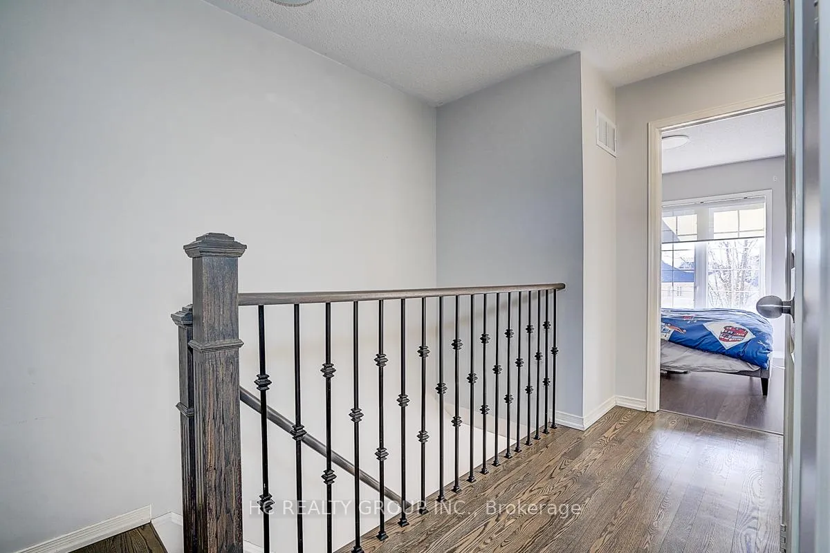 Photo 29 of 20 Prince Charles Way, Markham, Berczy — HOMEH