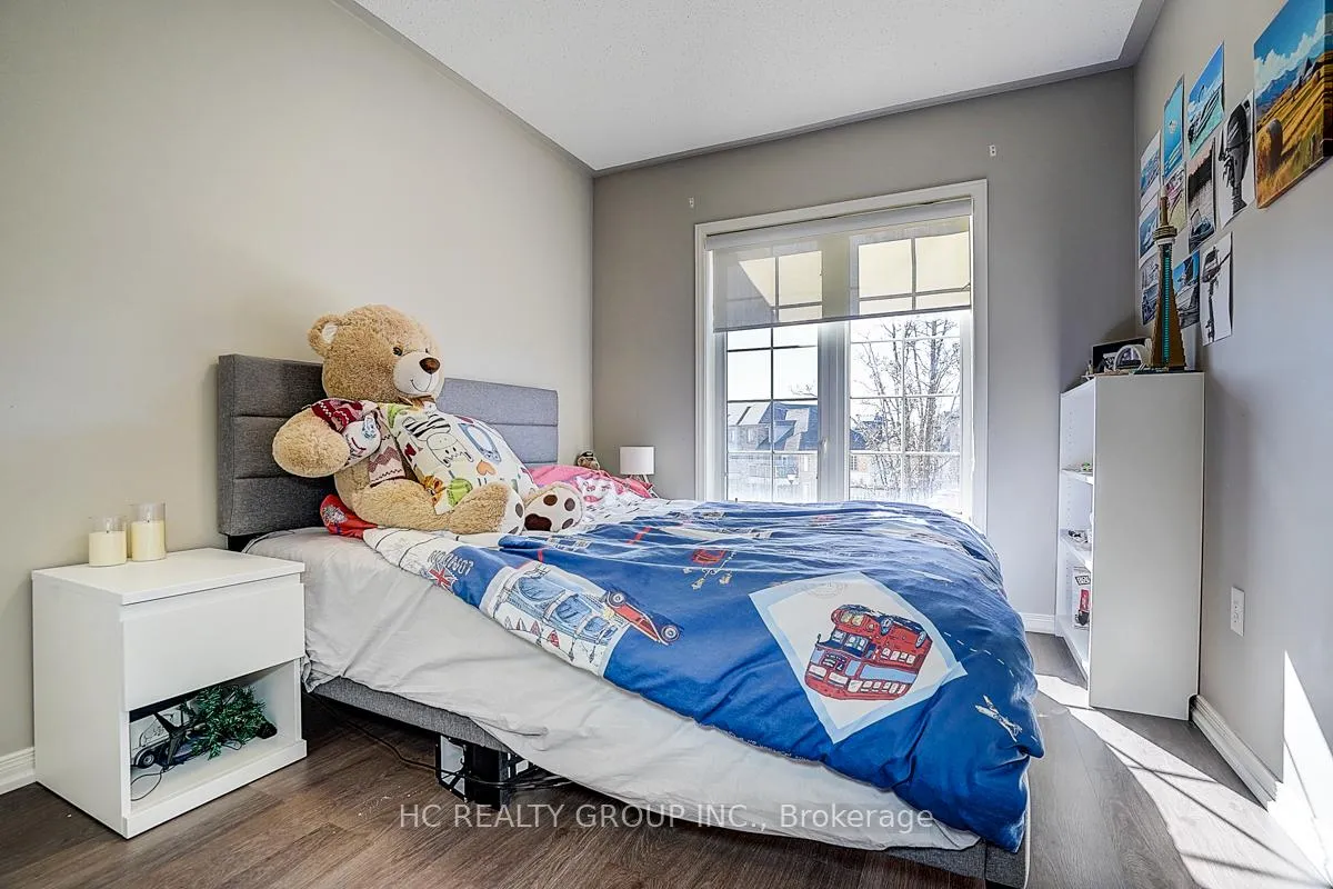 Photo 33 of 20 Prince Charles Way, Markham, Berczy — HOMEH