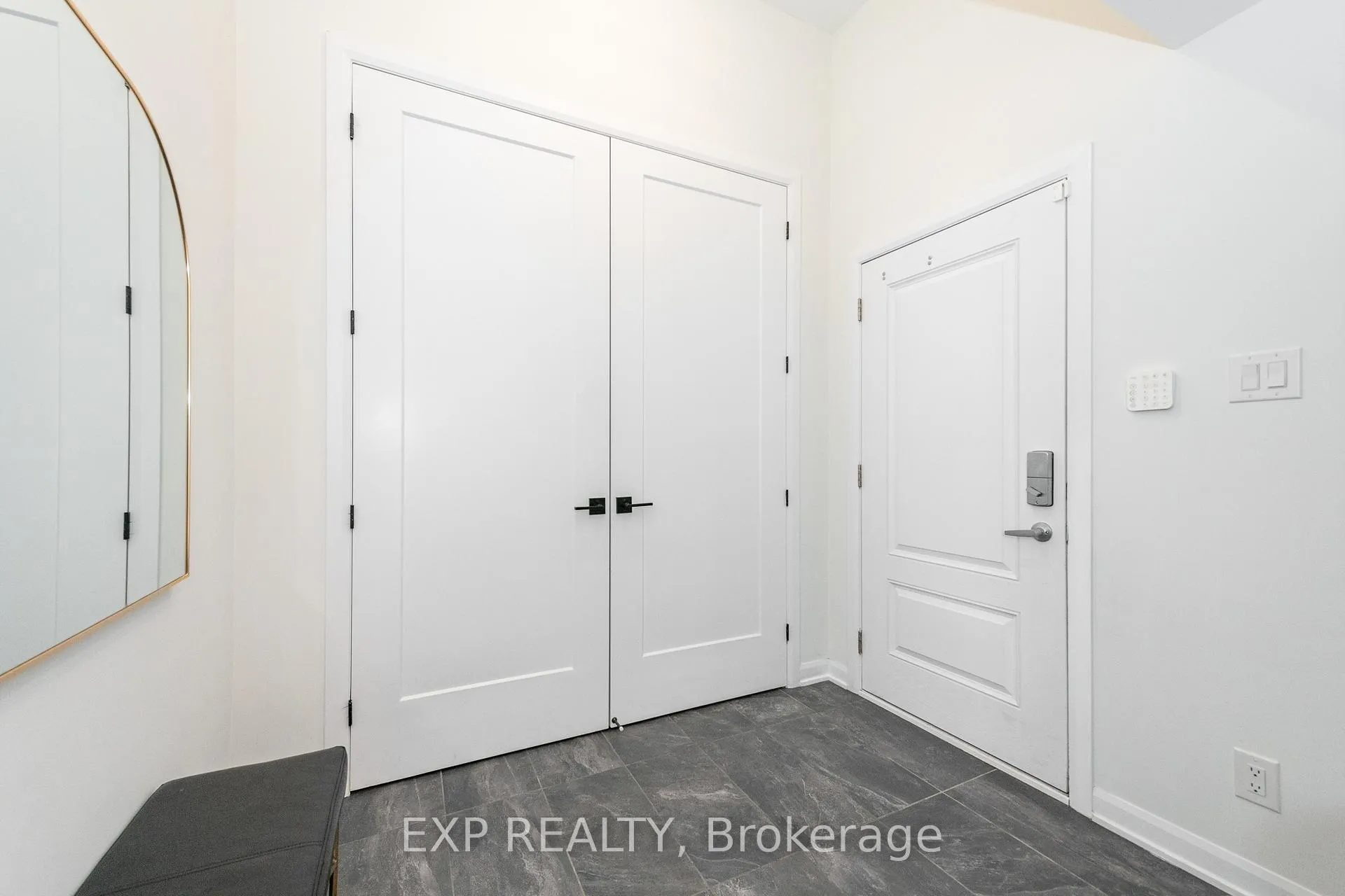 Photo 17 of 35 Jetty Drive, Ottawa, Mahogany Community — HOMEH