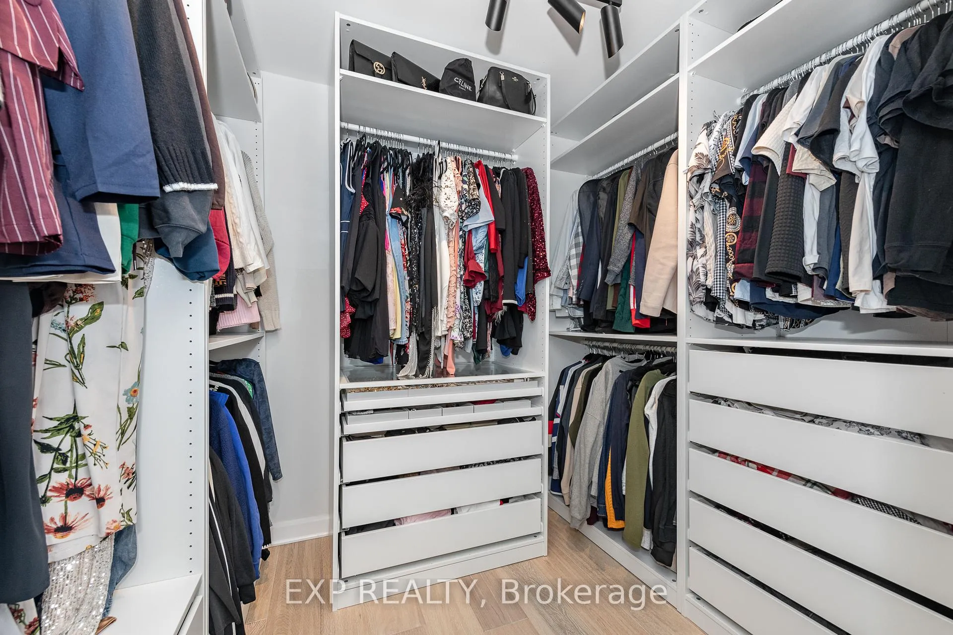 Photo 26 of 35 Jetty Drive, Ottawa, Mahogany Community — HOMEH