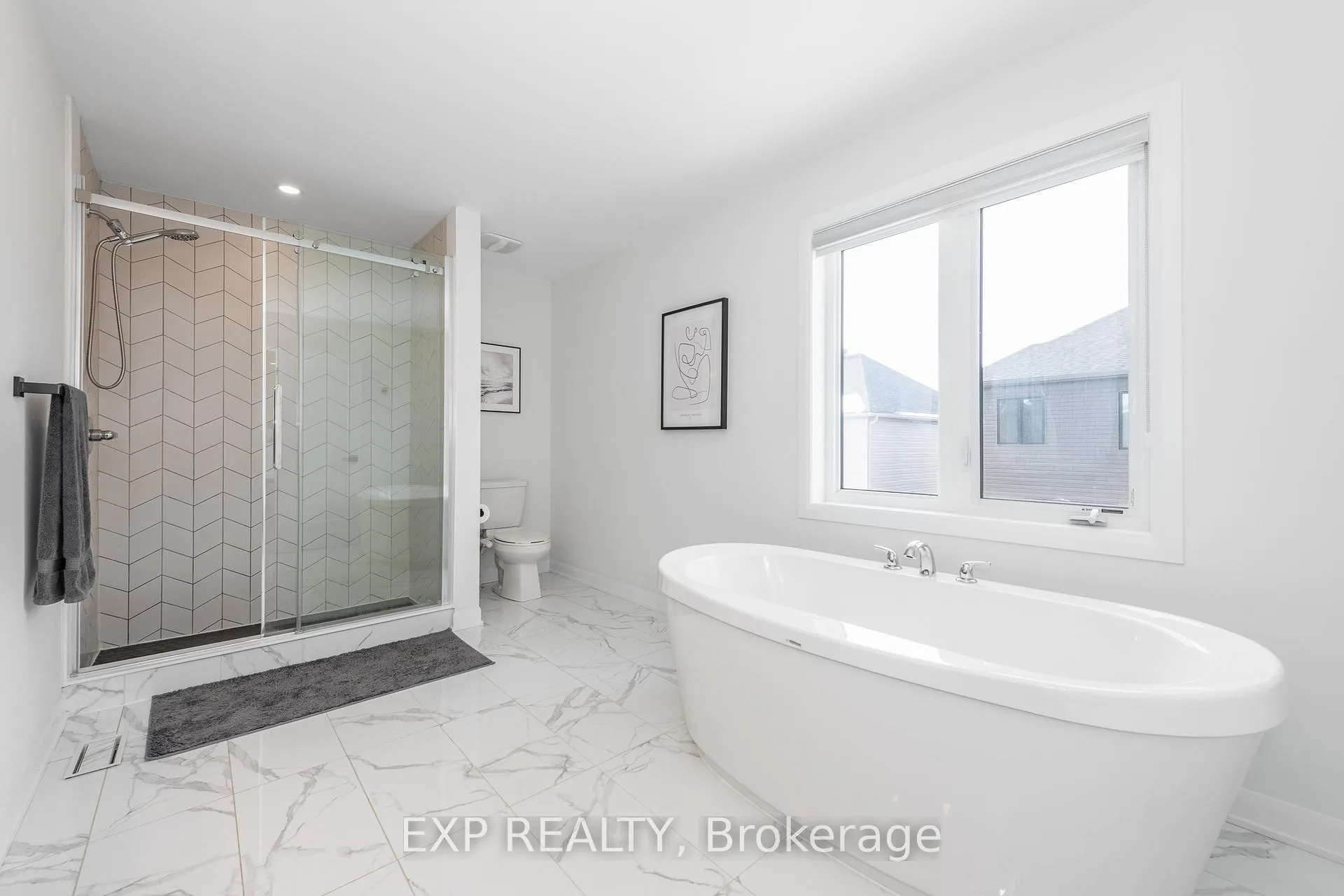 Photo 28 of 35 Jetty Drive, Ottawa, Mahogany Community — HOMEH