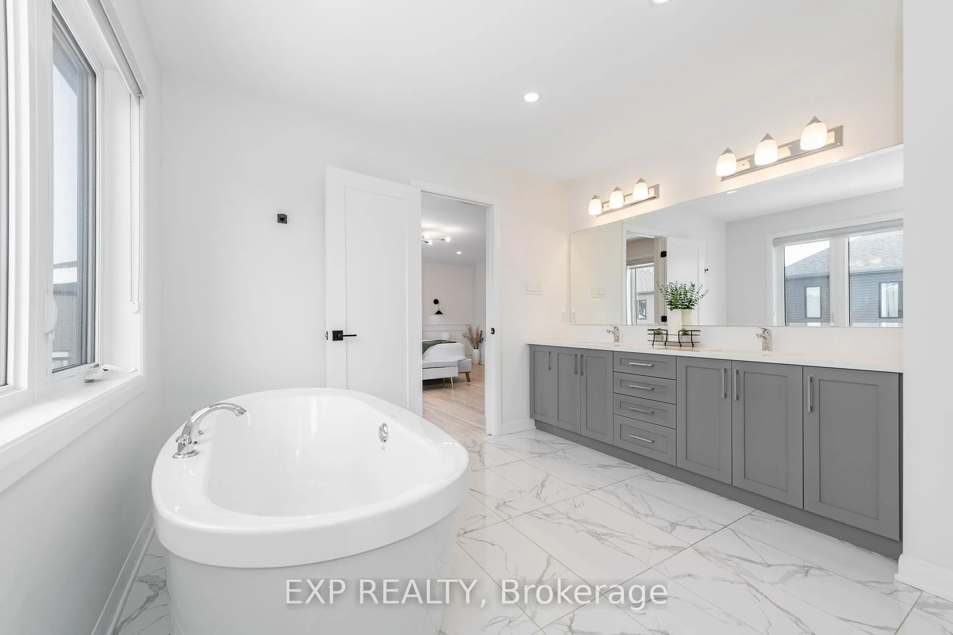 Photo 29 of 35 Jetty Drive, Ottawa, Mahogany Community — HOMEH