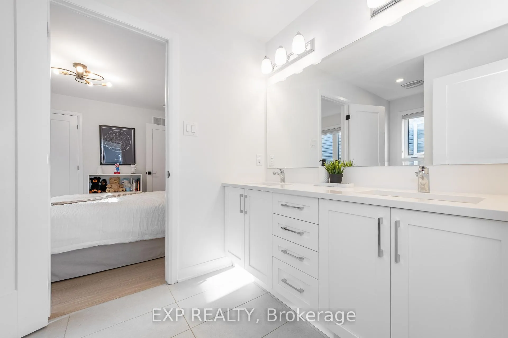 Photo 32 of 35 Jetty Drive, Ottawa, Mahogany Community — HOMEH