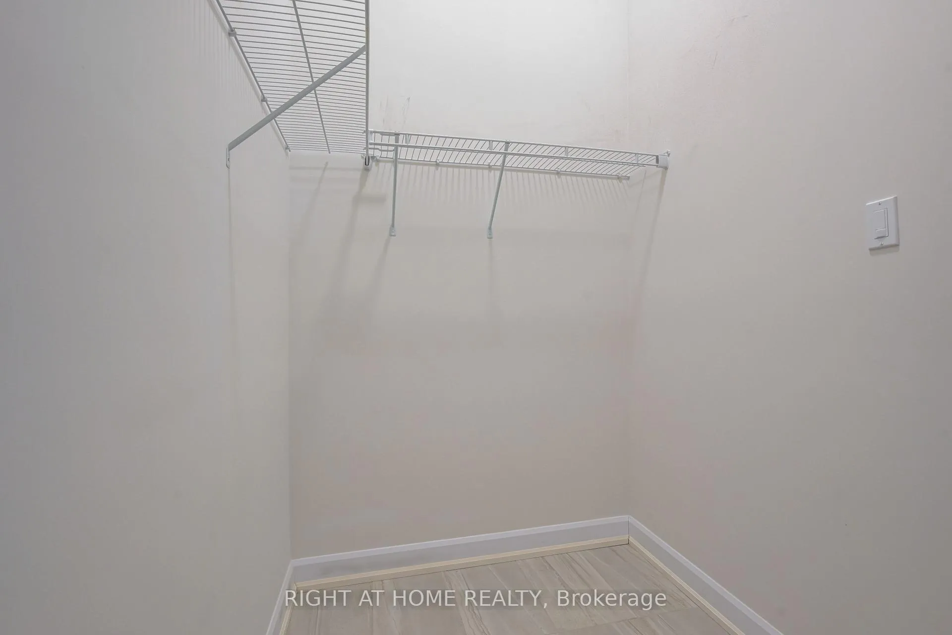 Photo 15 of 520 Clayton Avenue, Peterborough, Monaghan Ward 2 — HOMEH