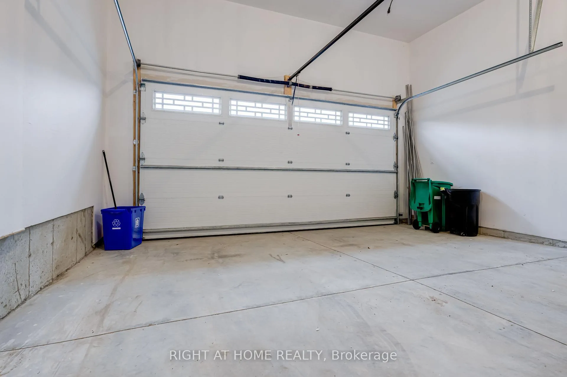 Photo 16 of 520 Clayton Avenue, Peterborough, Monaghan Ward 2 — HOMEH