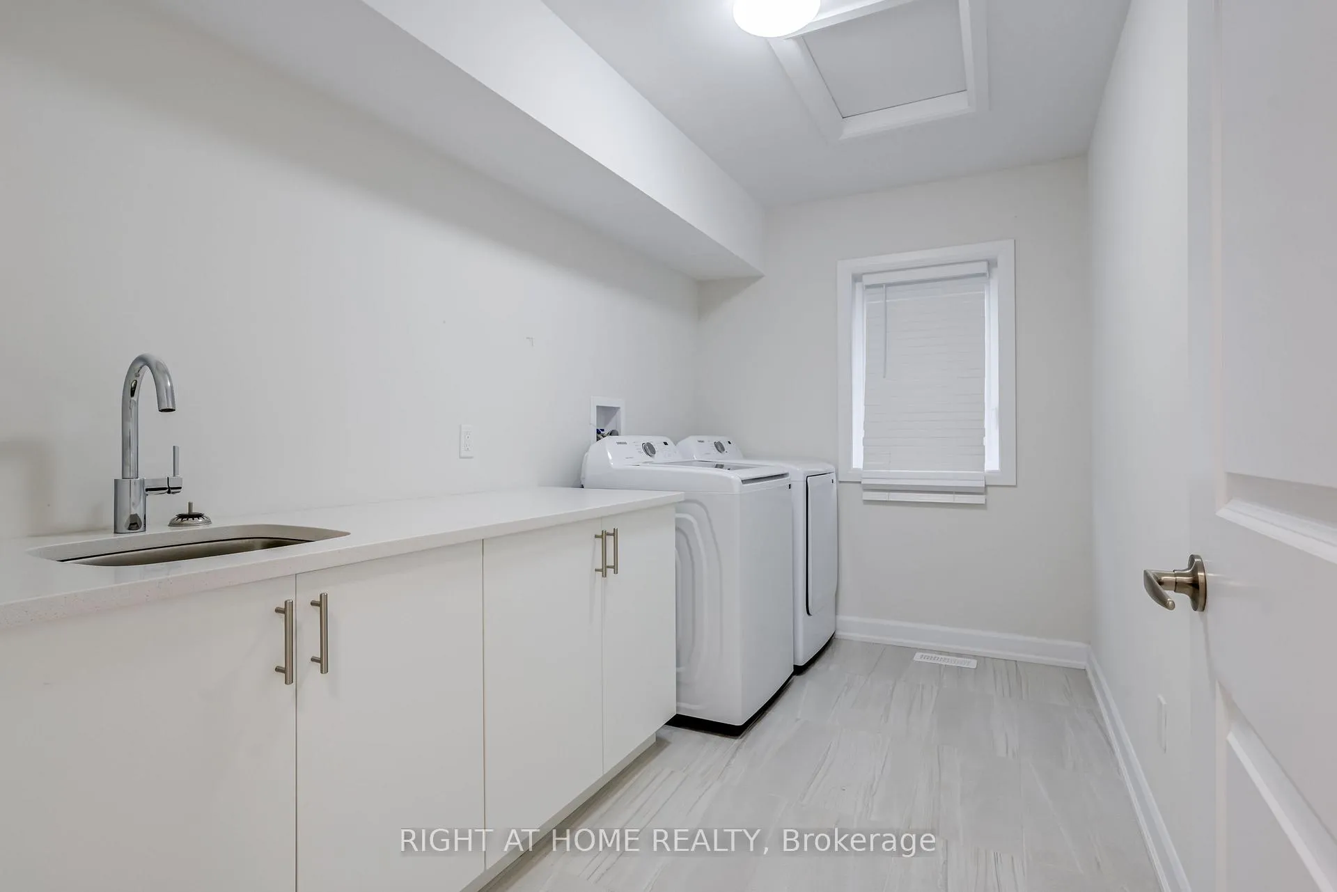 Photo 43 of 520 Clayton Avenue, Peterborough, Monaghan Ward 2 — HOMEH