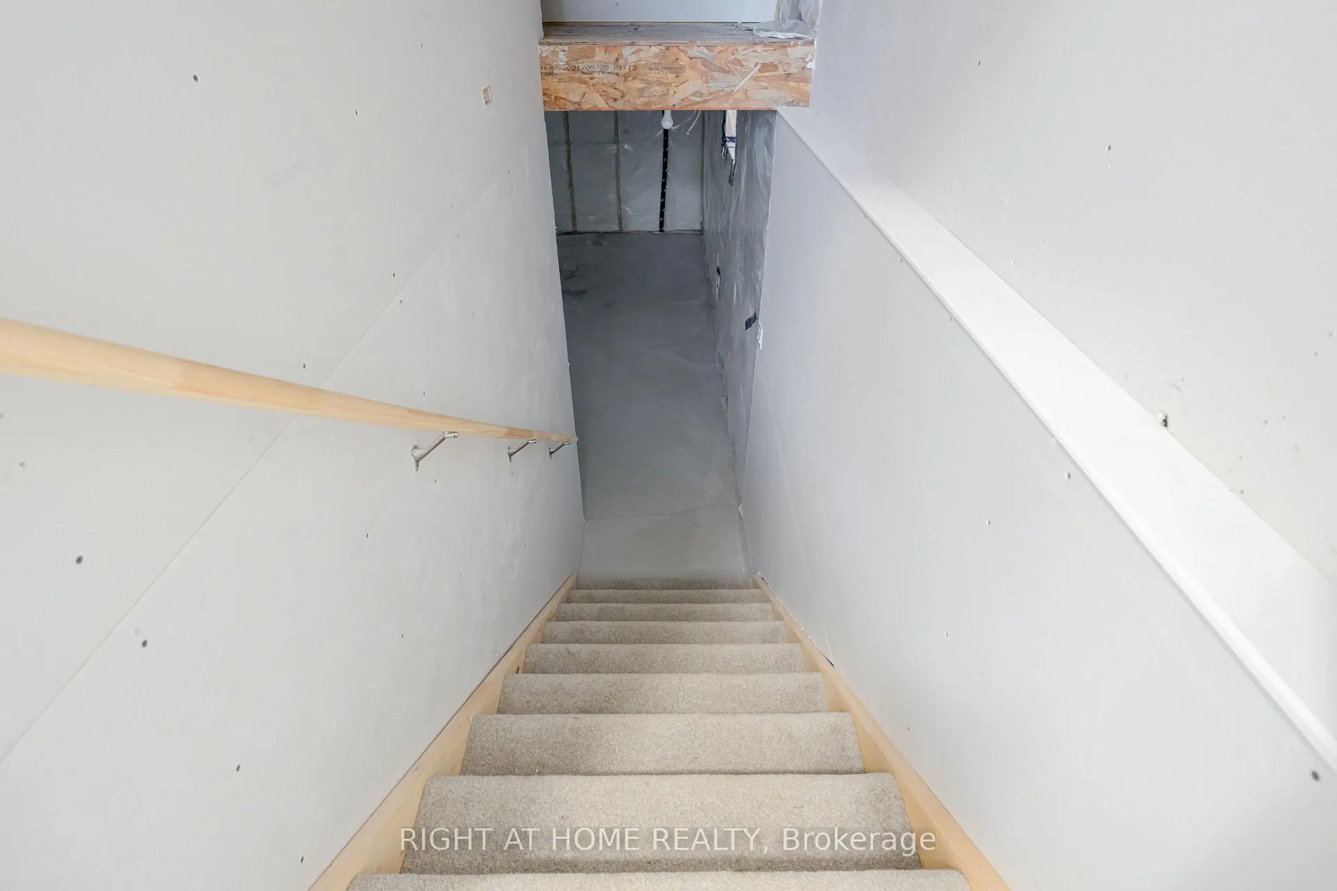 Photo 45 of 520 Clayton Avenue, Peterborough, Monaghan Ward 2 — HOMEH